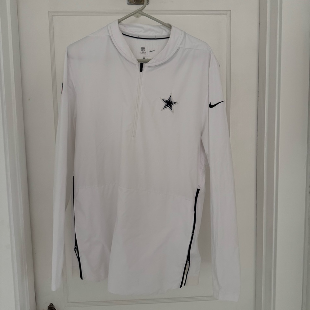 Dallas Cowboys On Field Apparel Windbreaker | Men's Large